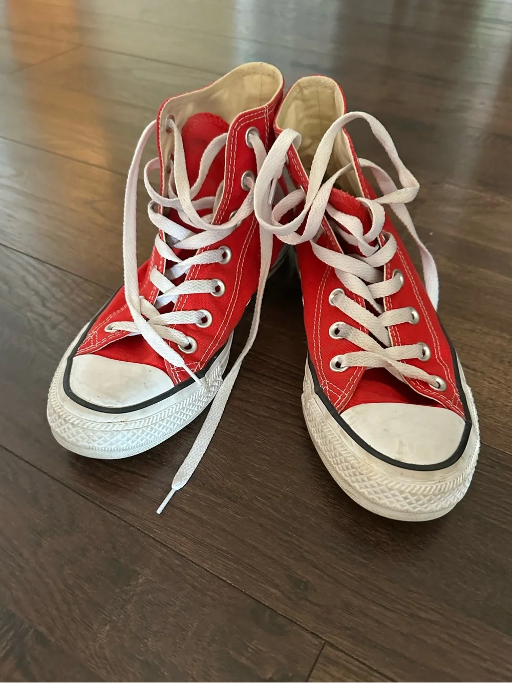 Converse Chuck Taylor Red High-Top Canvas Sneakers. Women size 7 Men size 5